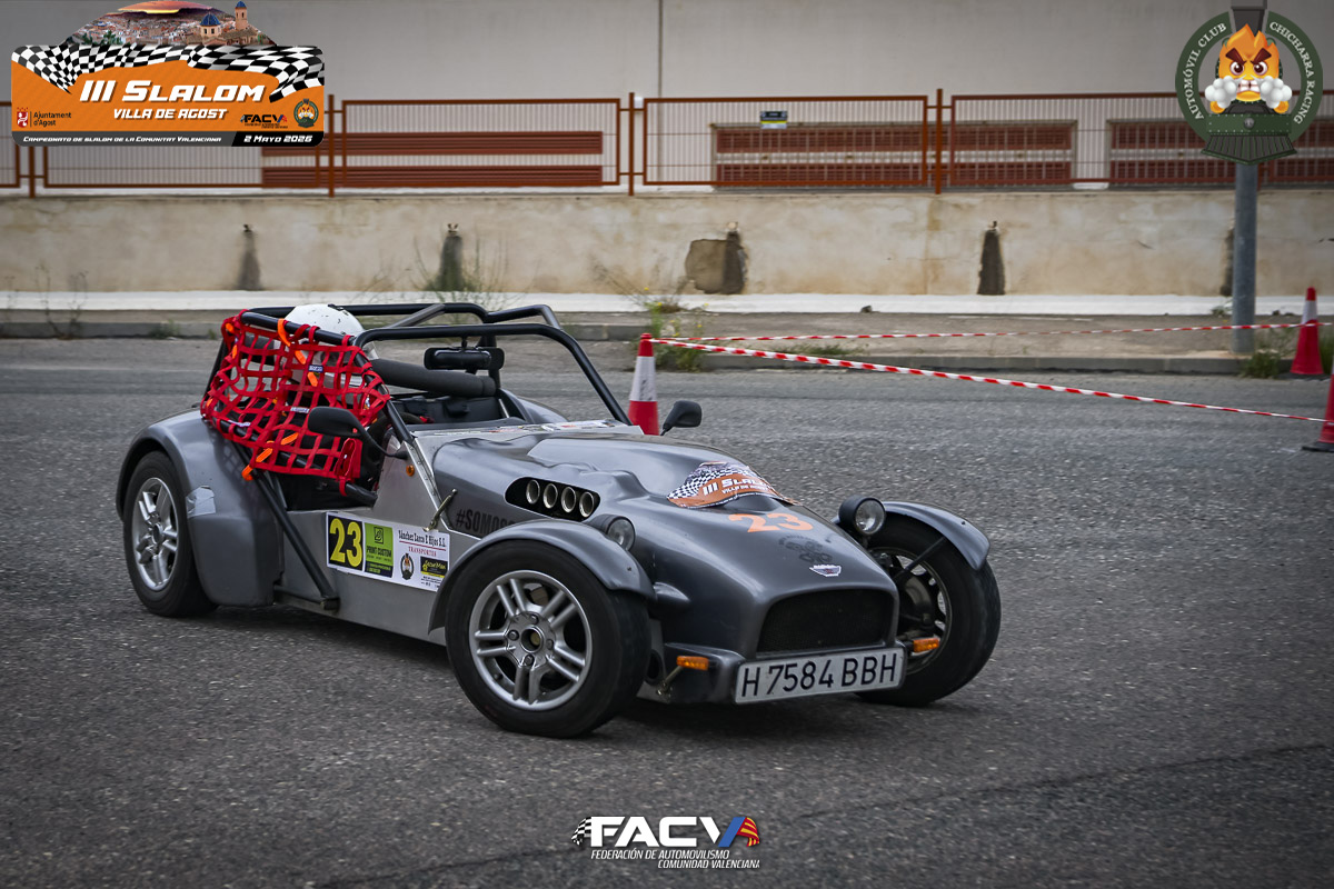 Caterham en curva